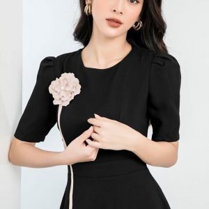 Điểm nhấn hoa ngực cực xinh